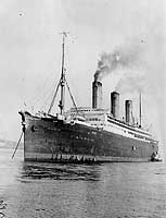 Photo #  NH 41938:  German passenger liner Imperator at anchor, circa 1913