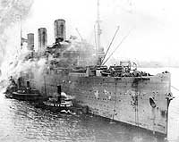 Photo # NH 69056: USS Leviathan in the North River, New York City, with 8,000 troops on board, 16 December 1918