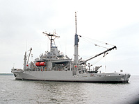 USS Grapple (ARS 53) on 26 August 1986
