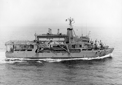 USS Pigeon (ASR 21).